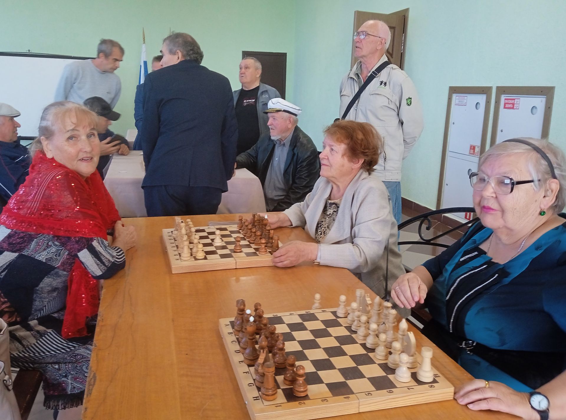 В районном Доме культуры прошел районный турнир по шахматам и шашкам «Белая ладья» среди пенсионеров (ветеранов)