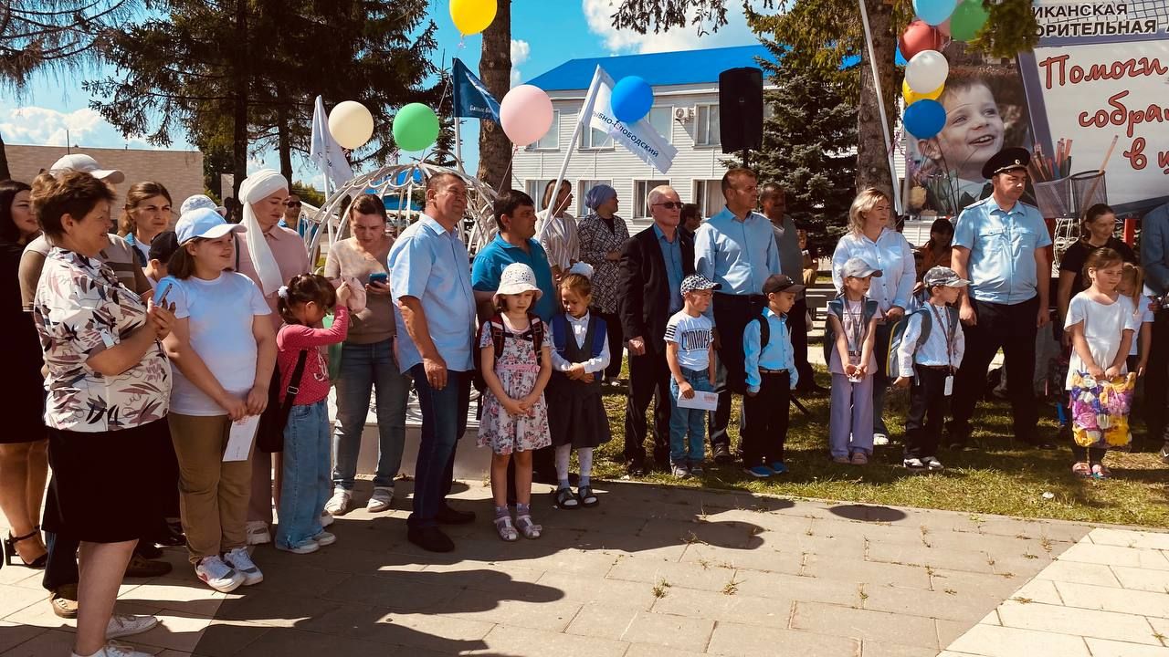 В Рыбно-Слободском районе прошла акция "Помоги собраться в школу"