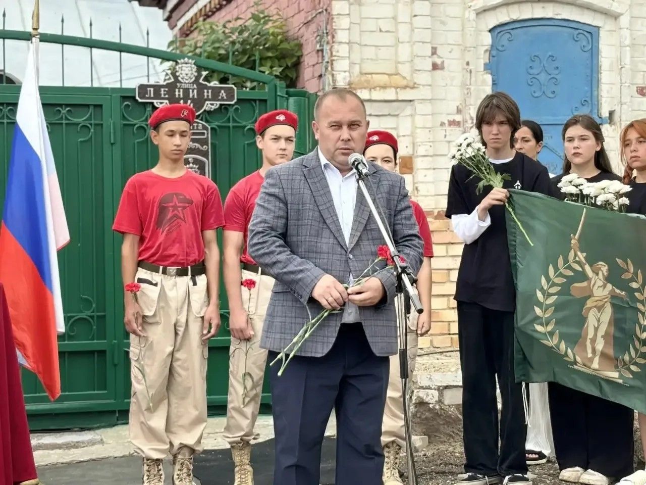 В Рыбной Слободе прошло торжественное открытие мемориальной доски