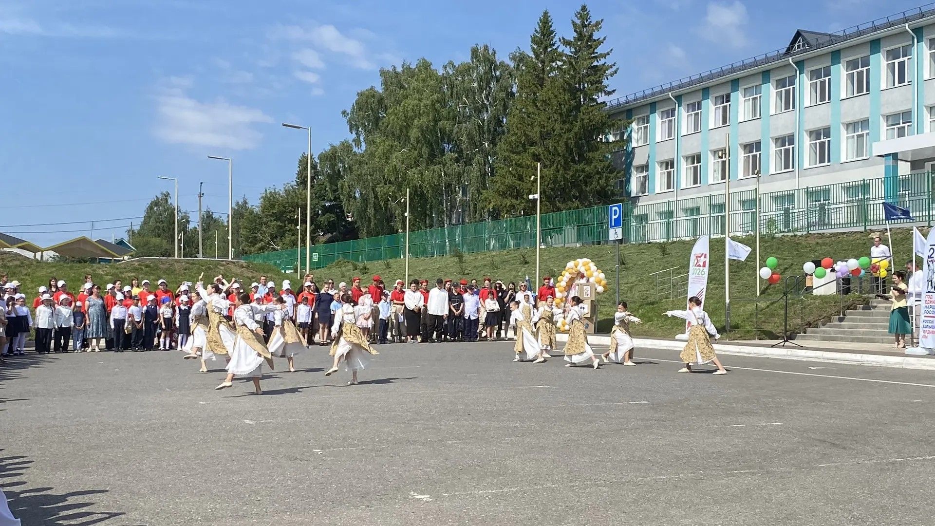 В Рыбной Слободе прошла акция "Помоги собраться в школу"