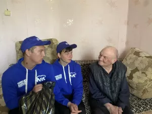 Педагоги и студенты поблагодарили ветеранов за вклад в техникум