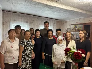 В селе Большой Ошняк поздравили с 98-летием труженицу тыла Гарипову Зайтуну Гараевну