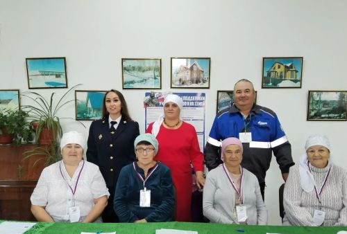 Как проходит голосование на участке в Большом Салтане
