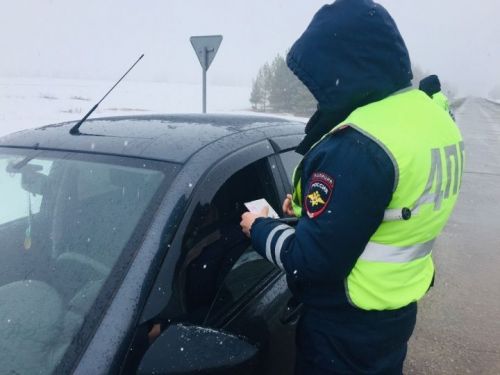 В Рыбно-Слободском районе проверили таксистов на соблюдение ПДД