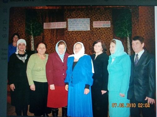 Сезнең алда баш иябез
