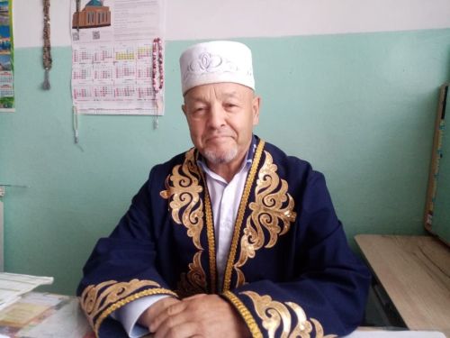 Исәннәрнең - кадерен, үлгәннәрнең каберен белик