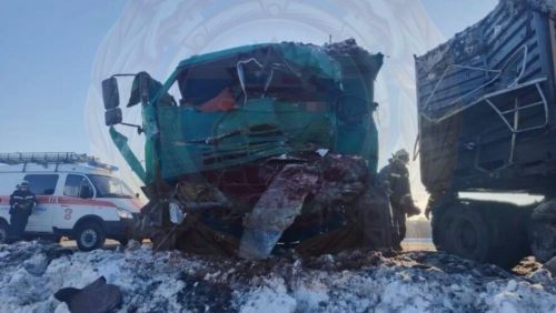 Водитель «КАМАЗА» погиб в результате столкновения на встречной полосе