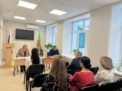 В Рыбно-Слободской гимназии №1 прошло заседание комиссии по делам несовершеннолетних