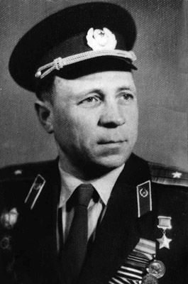 Меркушеву Александру Максимовичу присвоено звание Героя Советского Союза.