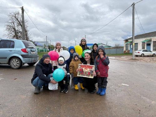 Поздравительная акция «Празднуй, радуйся, гуляй - наступает Первомай!»