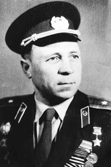 Бистә үз Геройларын белергә тиеш