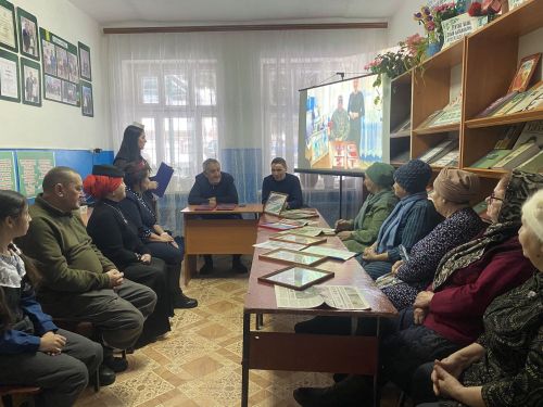 Яңа Арыш авылы китапханәсендә Фидаил Кәримов белән очрашу узды