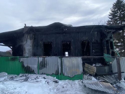 Пожар в Кугарчино: дом и баня уничтожены огнем