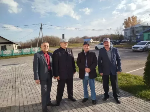 Анатыш авылы мәдәният йортында хезмәт ветераннарының очрашуы булды