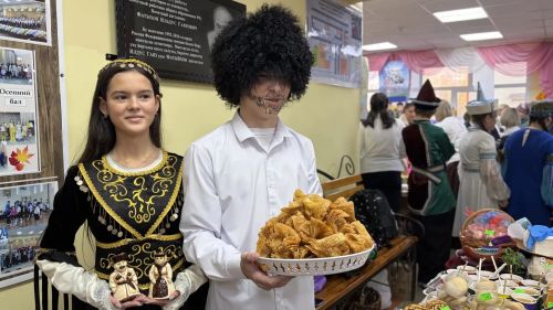 Школьная ярмарка «Единство народов» прошла в Рыбно-Слободской СОШ №2