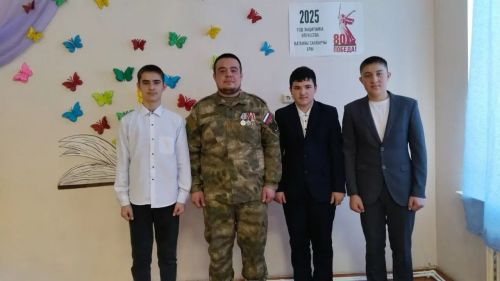 Балыклы Чүкәй мәктәп укучылары Салават Закиров белән очраштылар