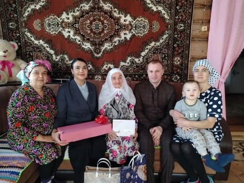 Труженицу тыла из Рыбно-Слободского района поздравили с 94-летием