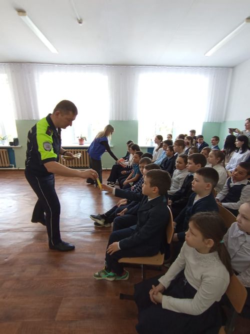 17 марта в Масловской школе прошло мероприятие приуроченное к ПДД с питбайками.