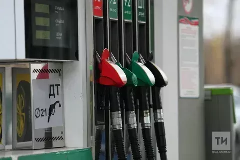 Депутат предложил ограничить продажу топлива несовершеннолетним