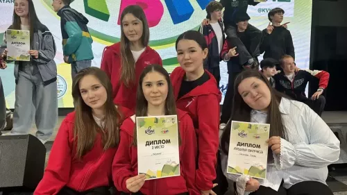 «Первые» — в числе лучших: команда Рыбно - Слободского района взяла 2 место в лиге КВН «АЛГА».