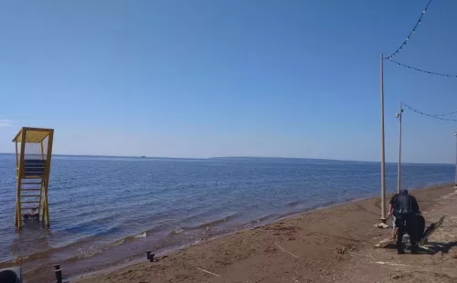 В Рыбной Слободе продолжается подготовка пляжа «Чулман яр» к купальному сезону