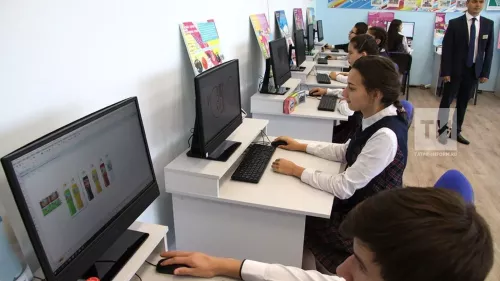 С 1 сентября российские школьники начнут учиться работе с искусственным интеллектом