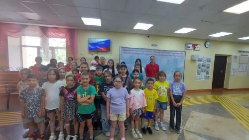 Юнармейцы рассказали о символике страны в летнем лагере