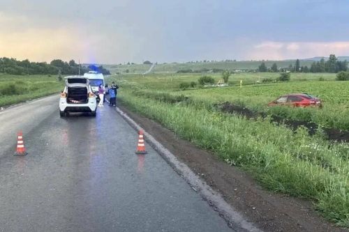 Опрокинулась в кювет: водитель погиб на месте аварии