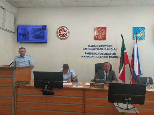 В Рыбно-Слободском районе обсудили вопросы безопасности дорожного движения
