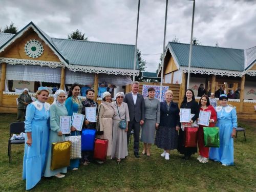 В Рыбно-Слободском районе прошел фестиваль женского промысла «Бистә шәле»