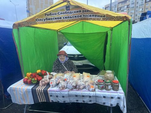 В Осиново прошла ярмарка: рыбнослободские производители представили свою продукцию