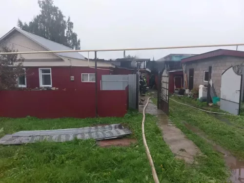В Рыбной Слободе произошел пожар в надворных постройках