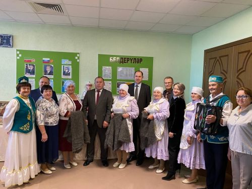 Ярмарка в райцентре: встречаем День пожилых людей с щедростью