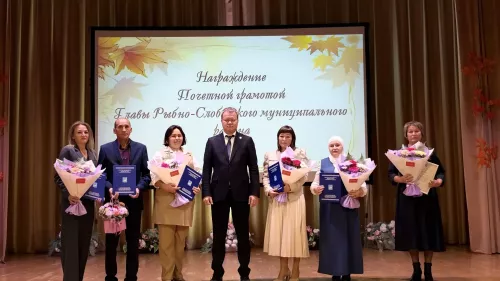 В Доме культуры прошло чествование учителей района