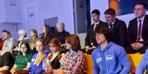 «Идея»дә яшьләрнең район башлыгы һәм җәмәгать эшлеклеләре белән очрашуы булды