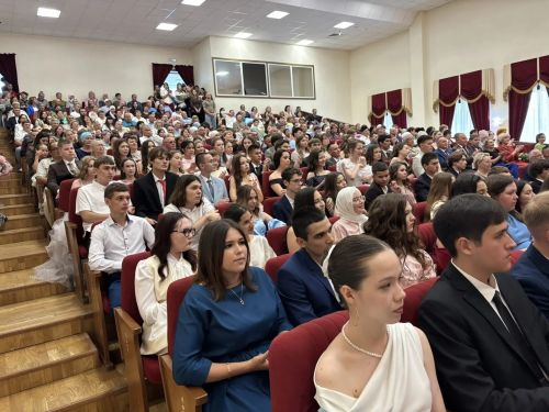 Выпускной вечер в Рыбно-Слободском районе: эмоции и надежды