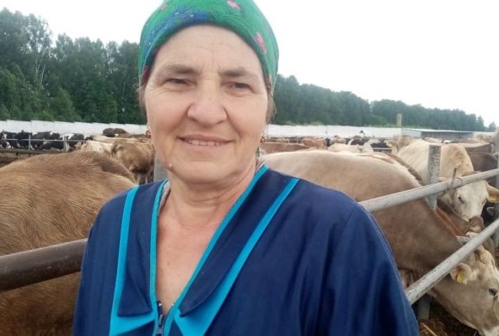 Минзәлия Гарипова: «Мин үзебезнең җитәкчелеккә халыкны эш белән тәэмин иткәннәре өчен зур рәхмәтлемен»