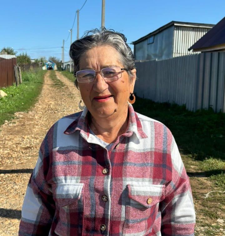 Почтальон, который служит четырем селам