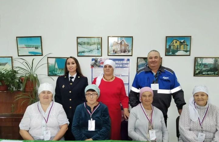Как проходит голосование на участке в Большом Салтане