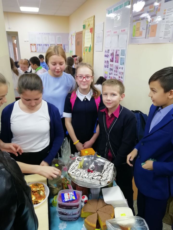 В Рыбно-Слободской школе №2 прошла ярмарка «Мой вклад в благое дело!»