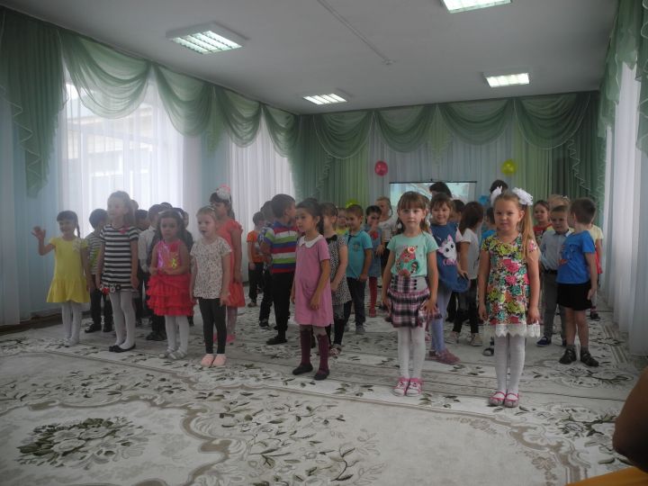 В детский сад «Березка» по доброй традиции пригласили на праздник бывших работников детского сада