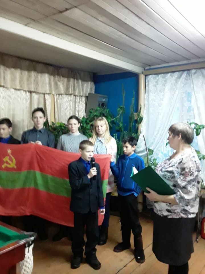 Как проходил конкурс стихов в Мельнично-Починском сельском клубе?