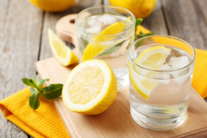 Вот что будет с вашим организмом, если вы будете пить лимонную воду по утрам