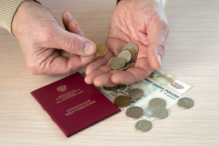 Некоторым пенсионерам уменьшат пенсию на 2700 рублей