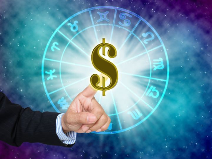 Каких знаков Зодиака ждет денежная удача в 2021 году?