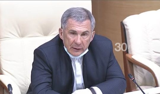 Рустам Минниханов: «Своевременно и четко нужно работать по доплатам медикам за работу с Covid-19»