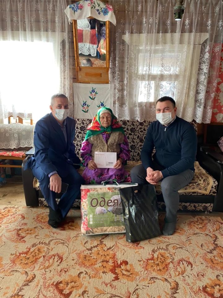С 90-летним юбилеем поздравили жительницу села Биектау