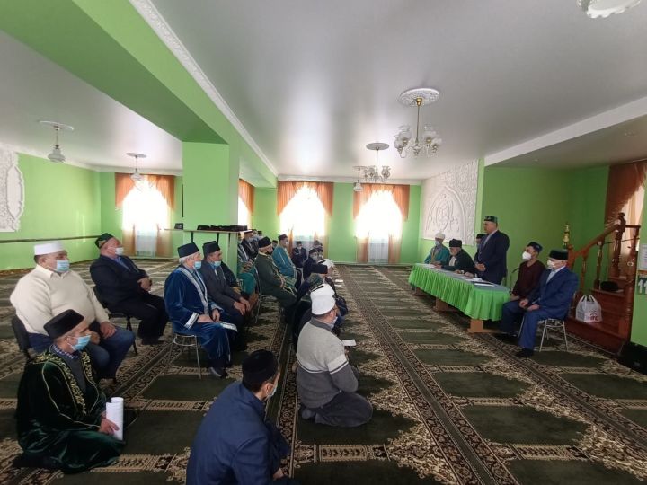 В центральной мечети прошло совещание с участием имамов и глав сельских поселений
