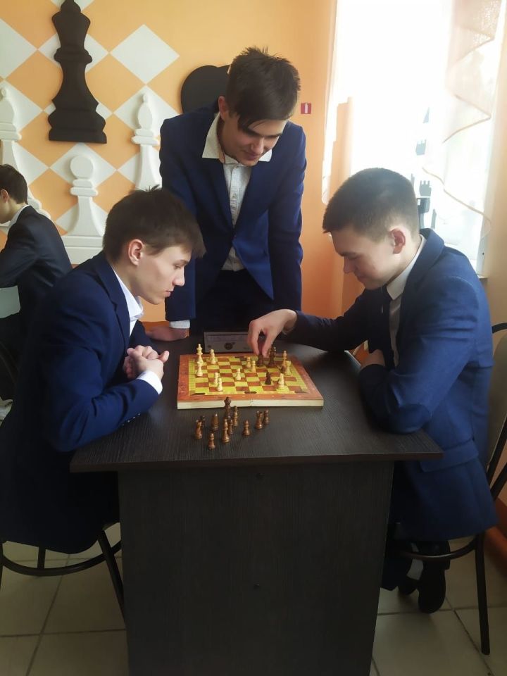 В Рыбно-Слободской гимназии № 1 открылась шахматная зона