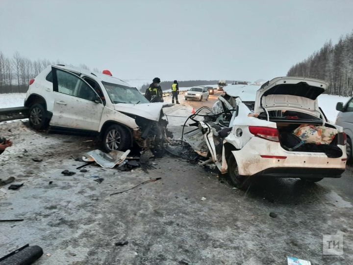 В ДТП на трассе Казань-Оренбург погибли 4 человека